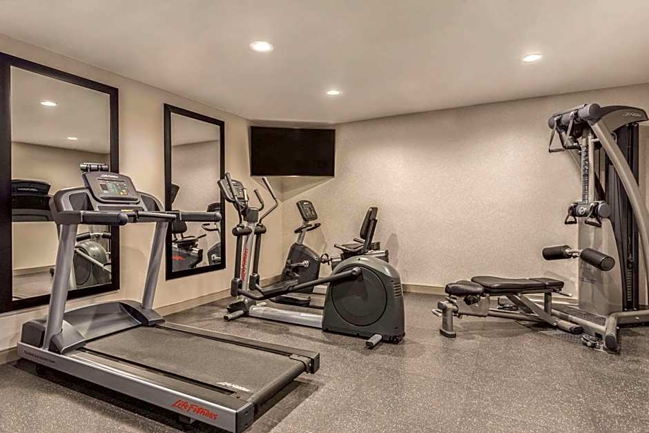Country Inn & Suites by Radisson, Erie, PA