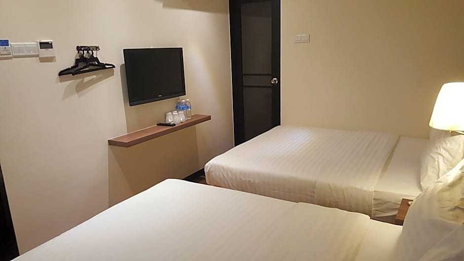 9 Square Hotel - Sri Kembangan