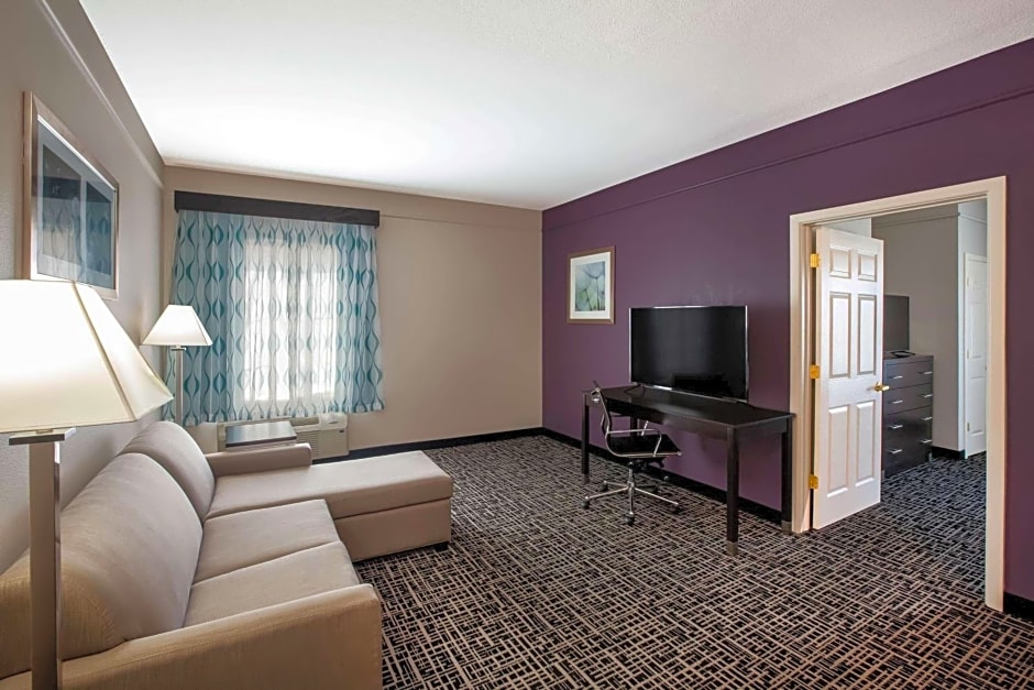 La Quinta Inn & Suites by Wyndham Lubbock North