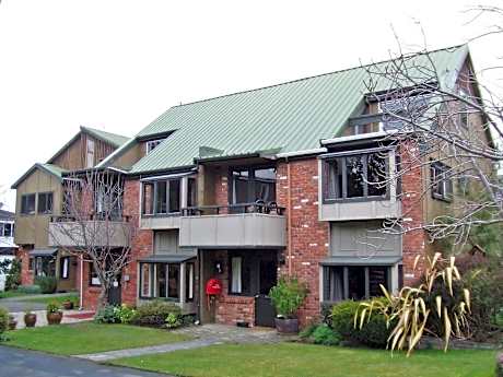 Woodlands Motels And Apartments