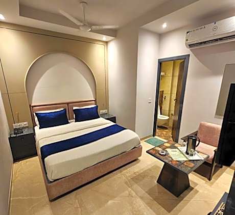 Deluxe Double Room - No View