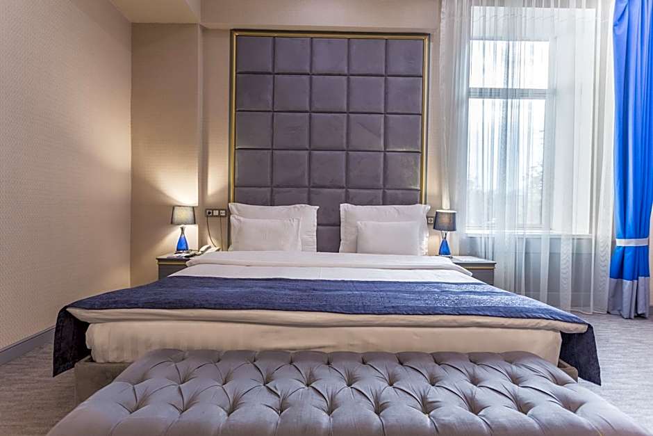 Grand Sapphire Hotel