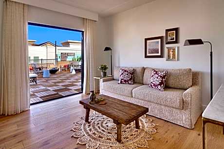 King Cabana, 1 Bedroom Suite, 1 King, Sofa bed, Mountain view, Top floor, Terrace level, Balcony