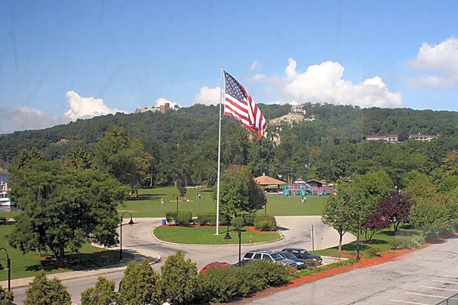 Holiday Inn Express & Suites Peekskill-Lower Hudson Valley By IHG