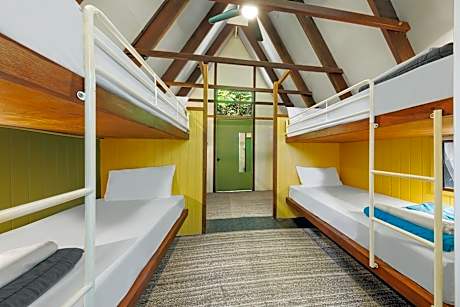 6 Bed Mixed Community Dorm