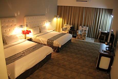 Deluxe Family Room