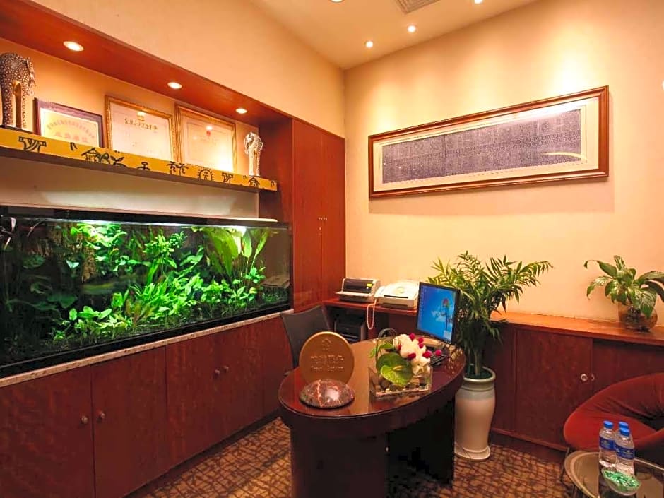 Zhongwei Green Lake Hotel Kunming
