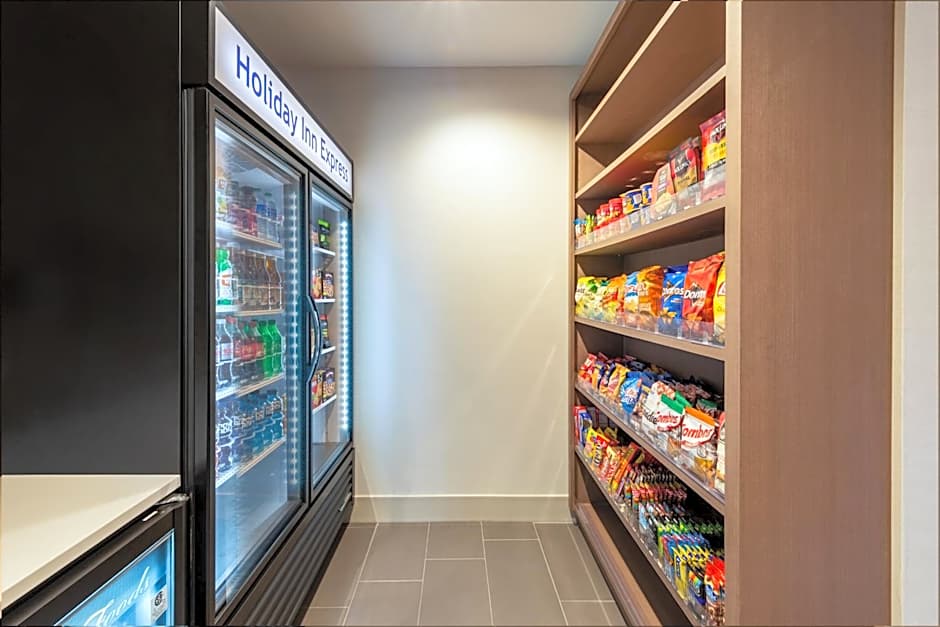 Holiday Inn Express State College at Williamsburg Square By IHG