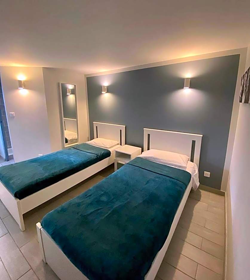 Aix Hotel