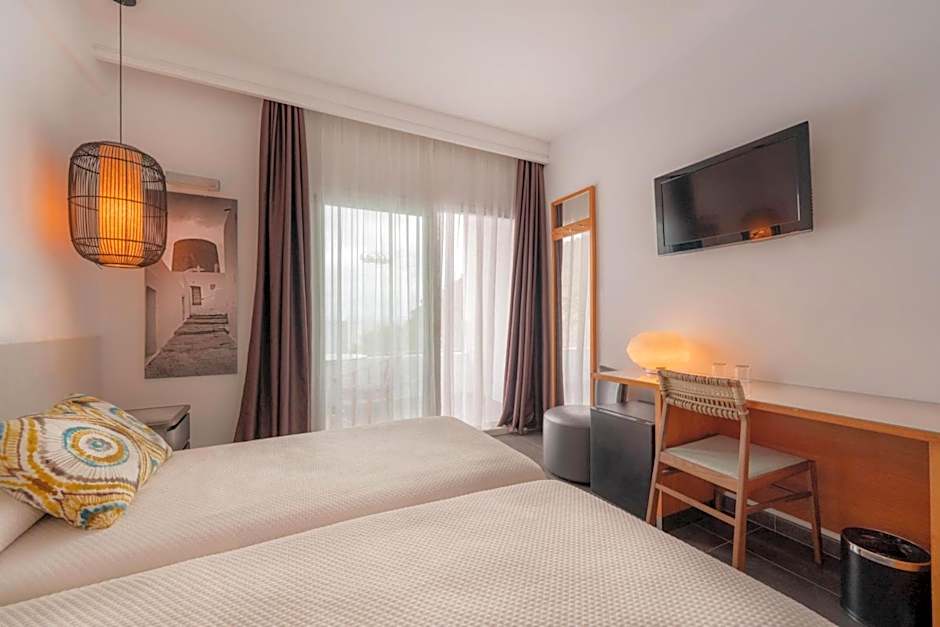 Palladium Hotel Cala Llonga - Adults Only