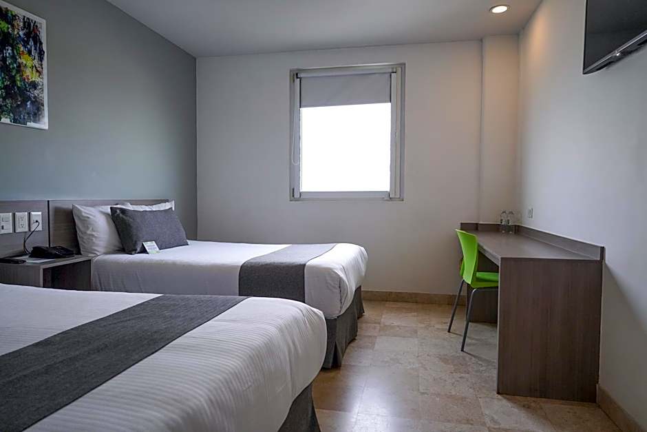SR Hotel