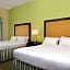 Holiday Inn Express and Suites Dickson City