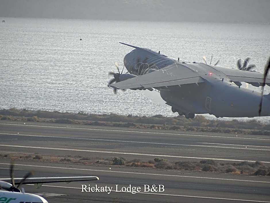 Rickaty Lodge Bed and Breakfast, Airport Bed and Breakfast, B&B de aeropuerto, Las Palmas Airport, Gran Canaria Airport, LPA, Spain