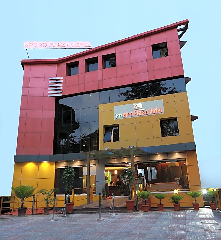 Metro Plaza Hotel by RAK Rooms