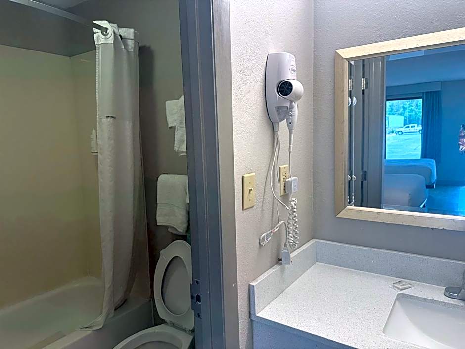 Days Inn by Wyndham Lake City I-10