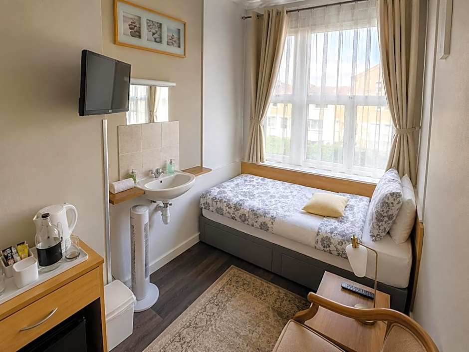 Tregonholme Hotel