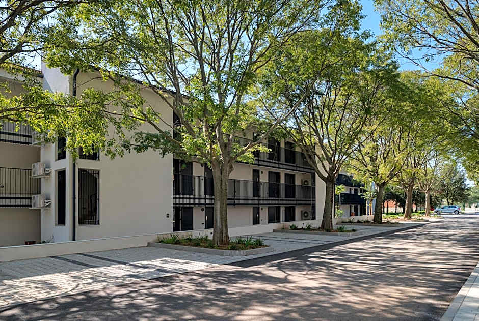 Molum Hotel & Residences