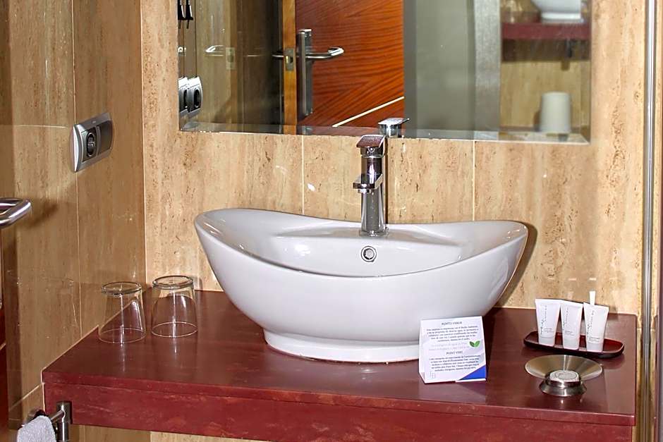 Hotel LB Lebrija by MA 22 Puntos