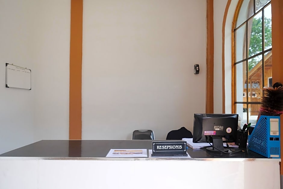 Urbanview Villa Kolopaking Kebumen by RedDoorz