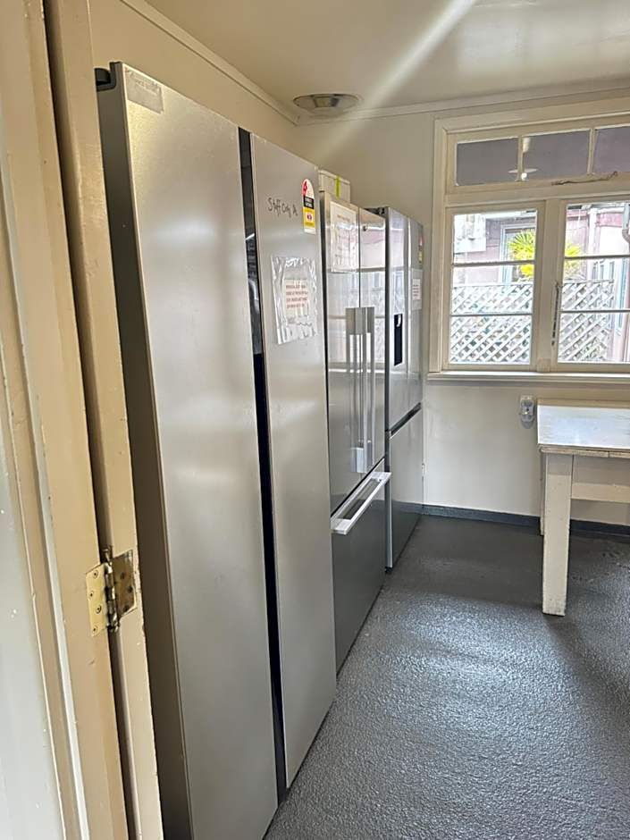 The Crossing Lodge & Backpackers