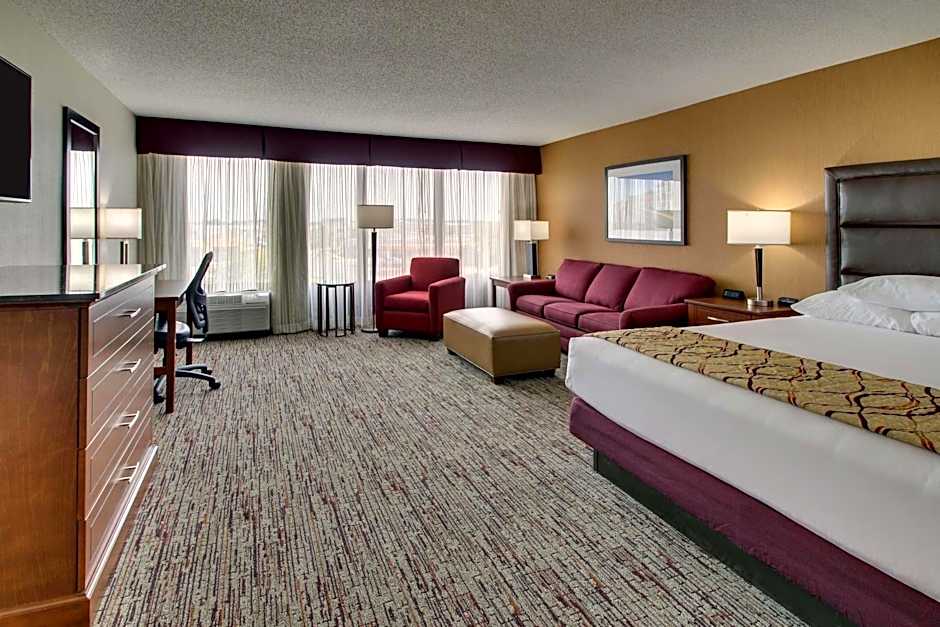 DRURY INN & SUITES EVANSVILLE EAST