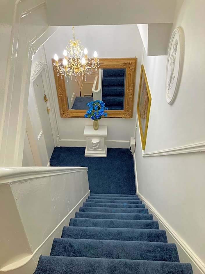 The New Apollo Hotel