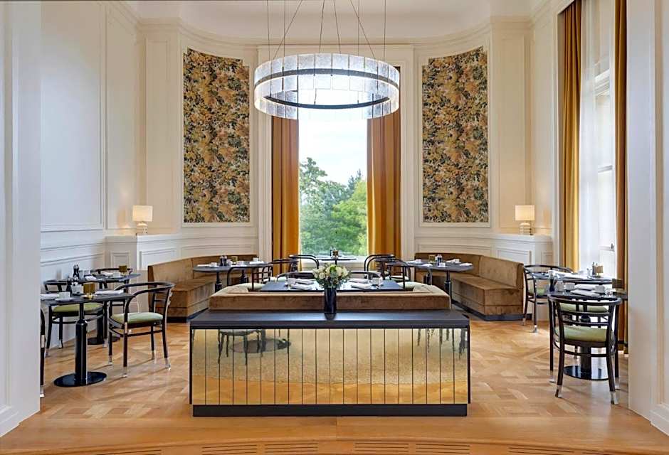 InterContinental Hotels Chantilly Chateau Mont Royal By IHG