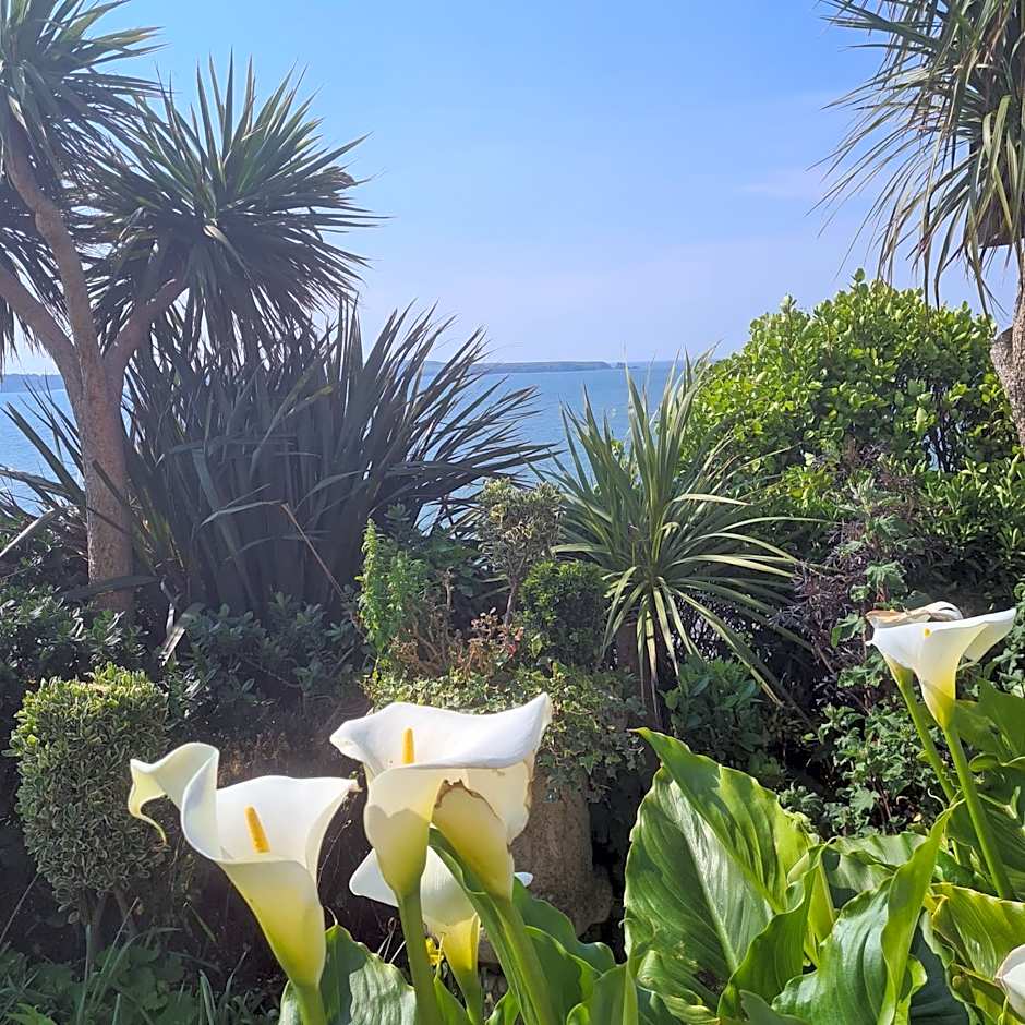 Beautiful 2 bedroom caravan, holiday park Tenby