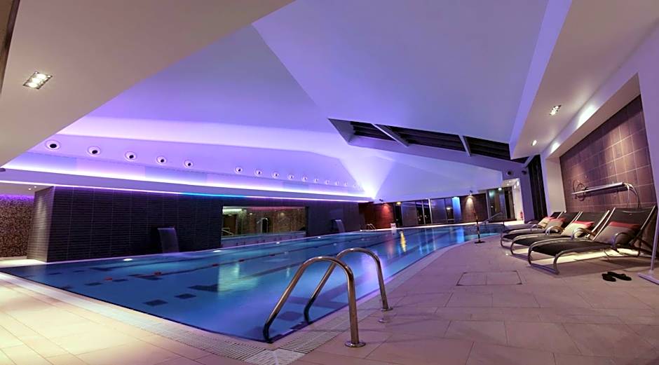 Parklands Hotel & Country Club