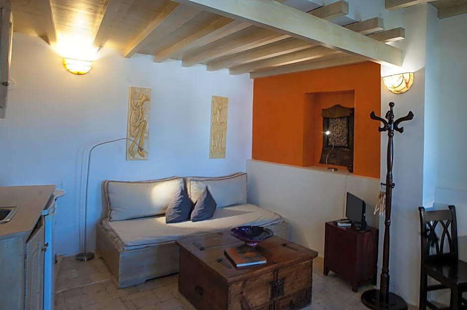 Heliophos Boutique Caves