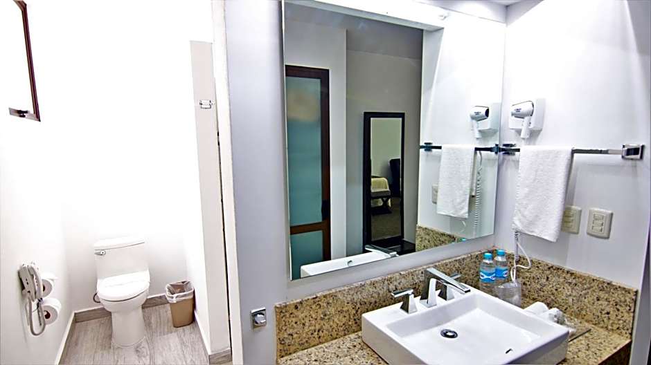 Hotel Fray Junipero Serra