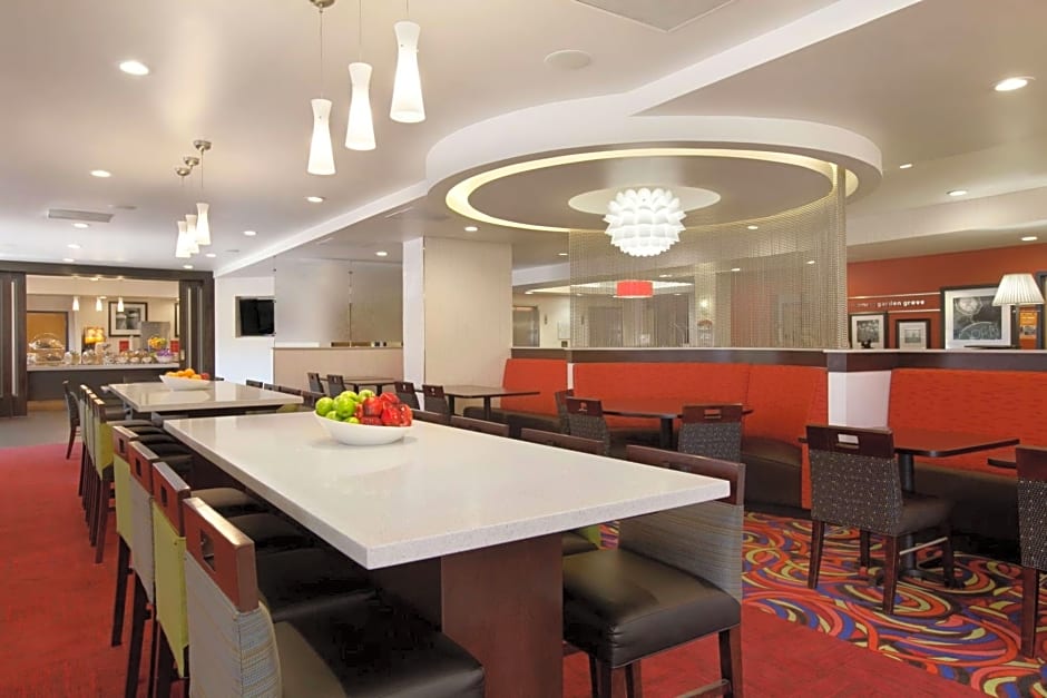 Hampton Inn By Hilton Suites Anaheim Garden Grove