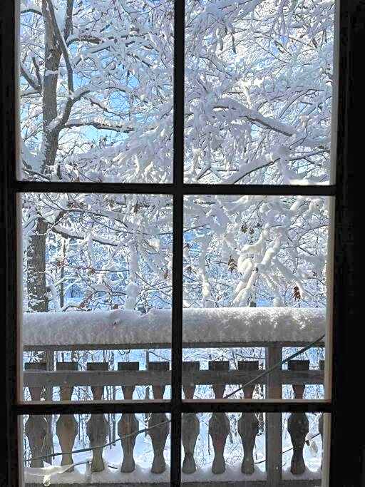 Chalet Mont Cascades w/ Spa & Fibre Optic Internet