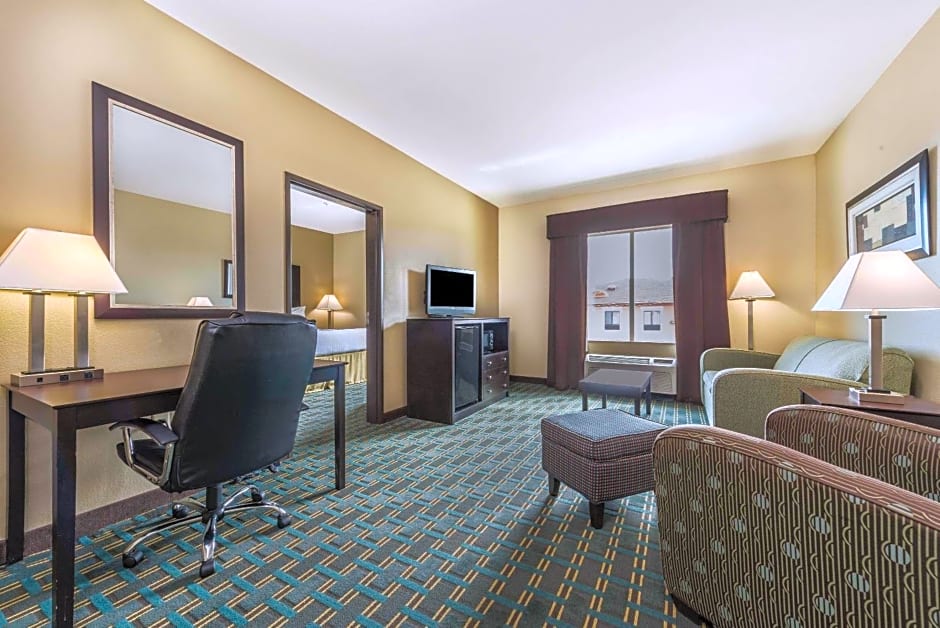 Days Inn & Suites by Wyndham Mineral Wells