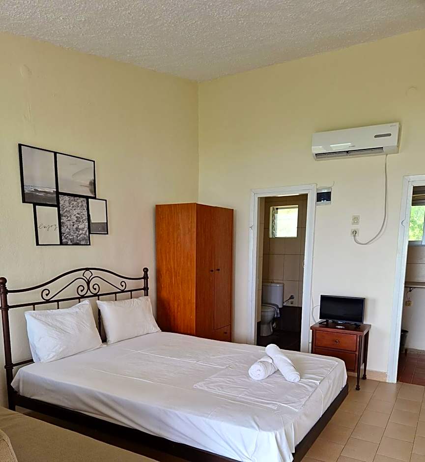 On the wave studios Spitakia sto kyma