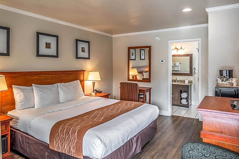 The Inn at 1252 Monterey