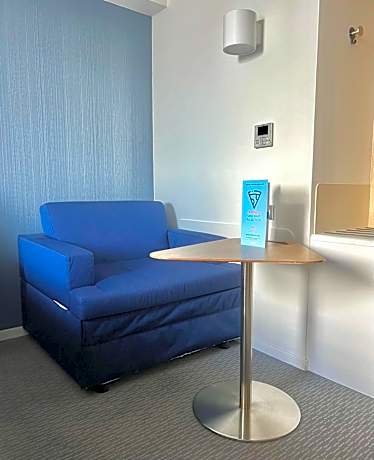 Standard Twin Room with Free Breakfast