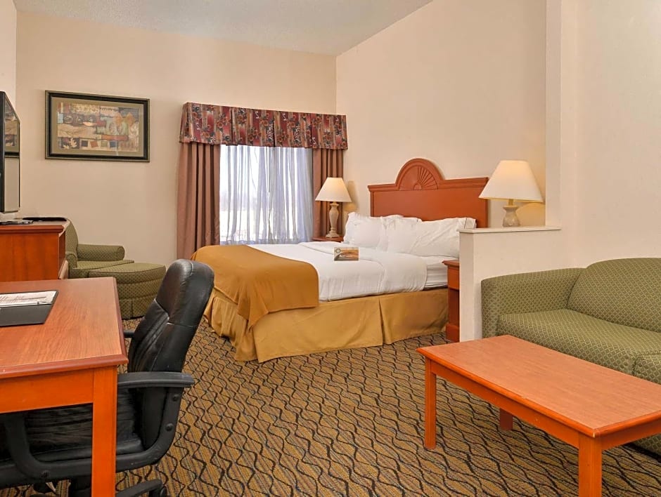 Quality Inn & Suites Jefferson City