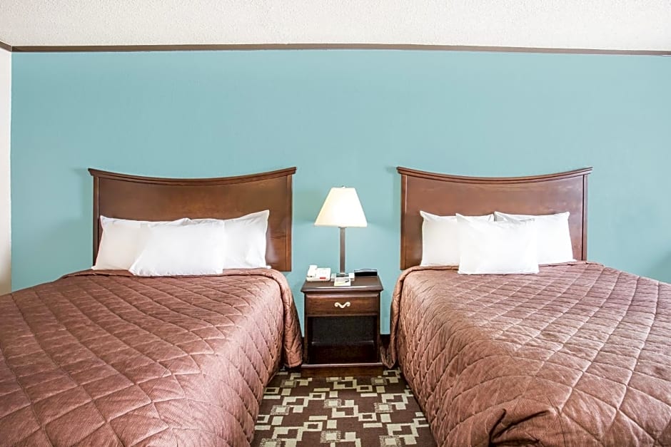 Super 8 by Wyndham Daleville/Roanoke