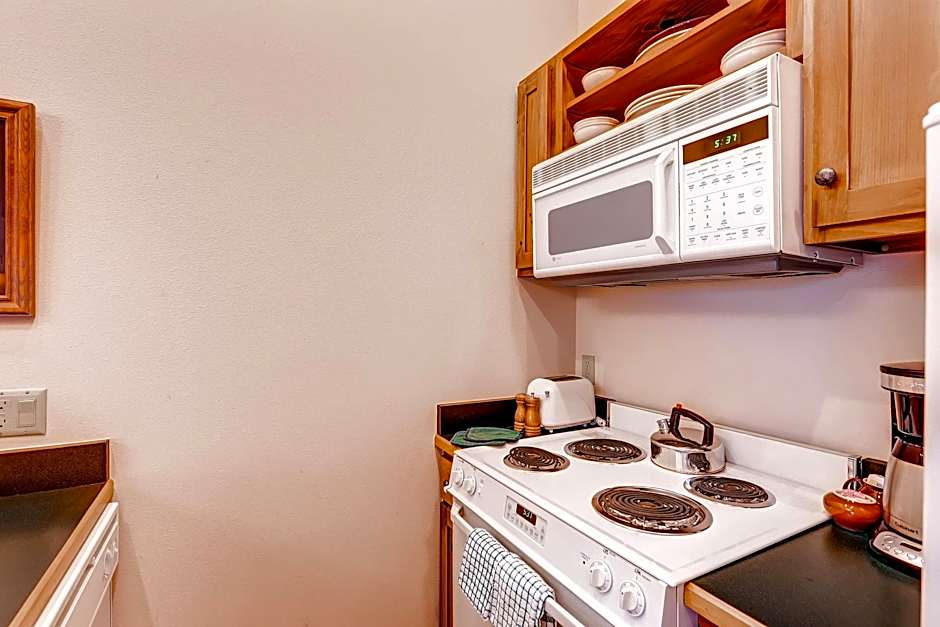 Jackpine & Black Bear Lodge