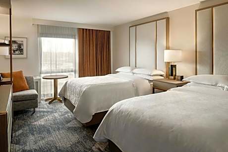 Double Room with Two Double Beds - Mobility Accessible with Tub