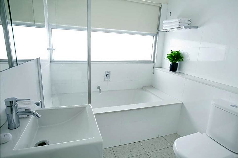 Cosmopolitan Hotel and Apartments