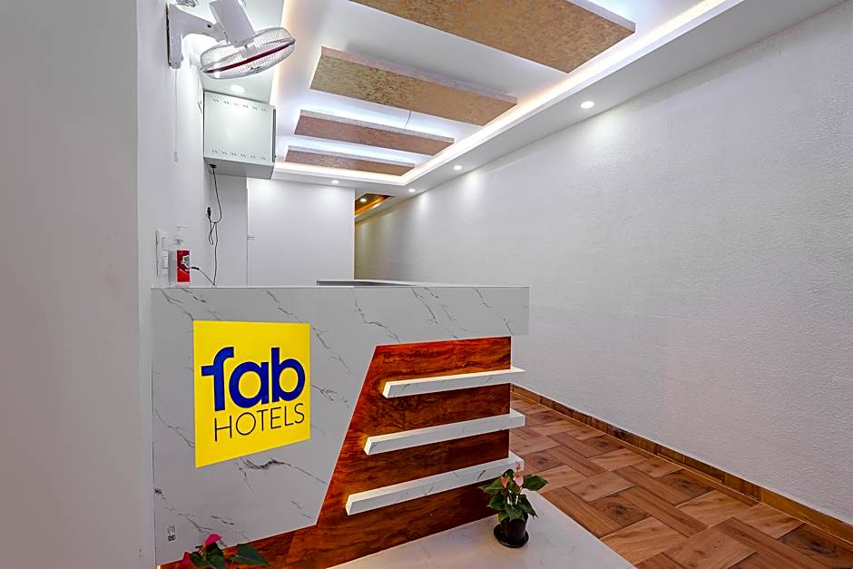 FabExpress Royal Inn – Bangalore, MN