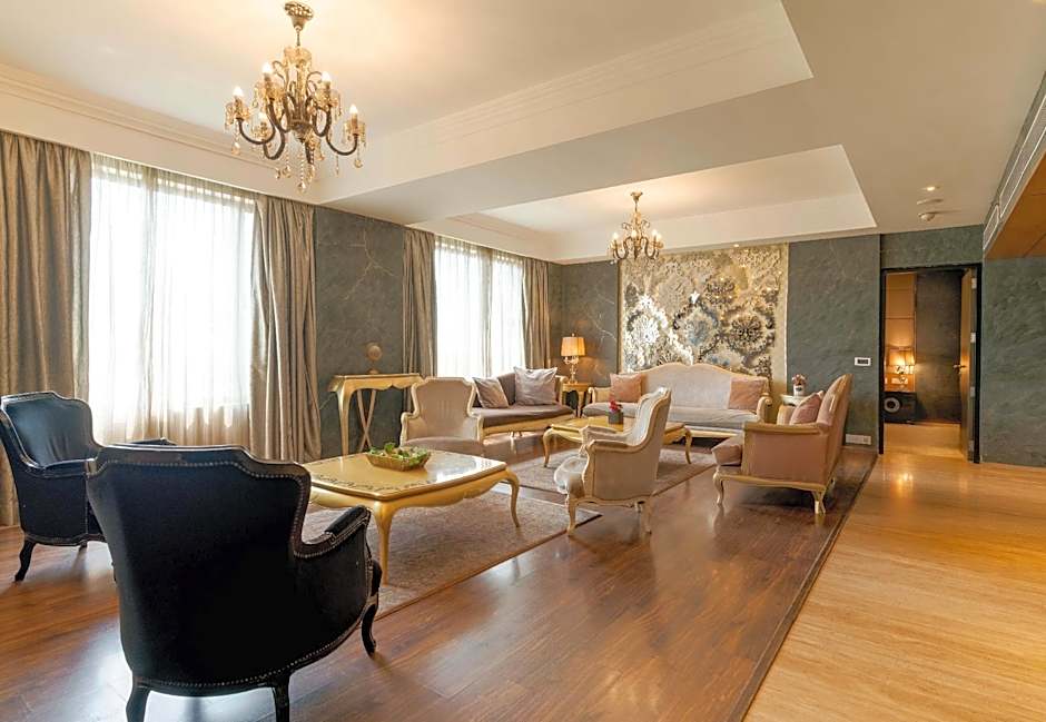 Le Meridien Surat