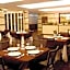 Townhouse Oak Vera Hotel Near Clark International Airport