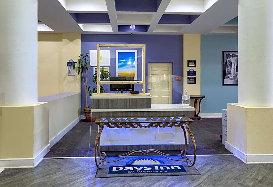 Days Inn by Wyndham Mobile I-65