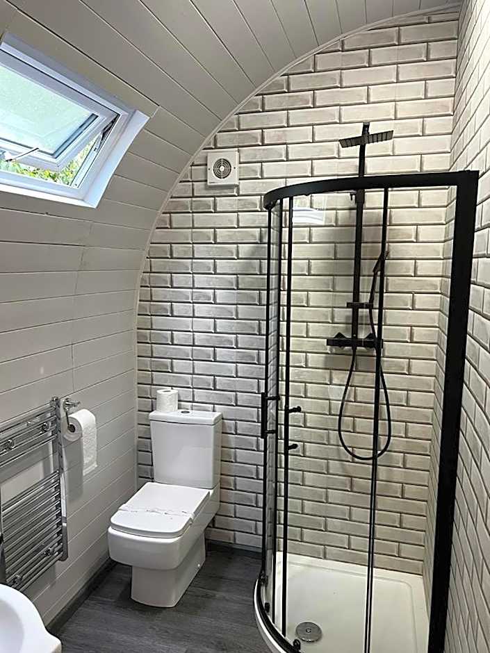 Photo 1 of 5 of 1 Bedroom Chalet