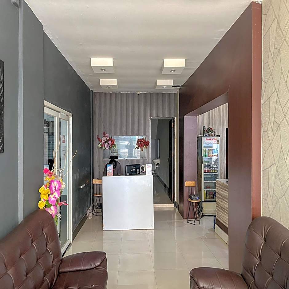 RedDoorz at Lucky Inn Panakukkang Makassar