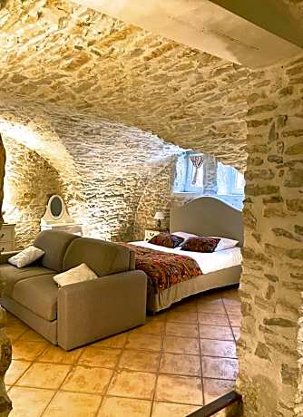 LOCUS AMOENUS
