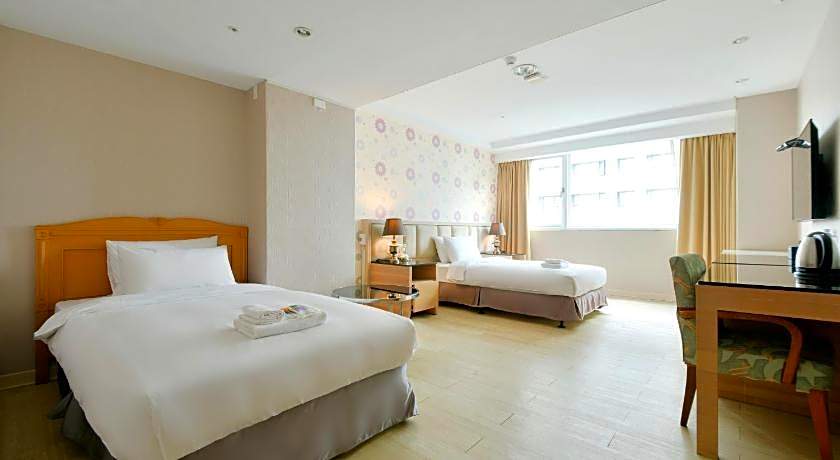 Champs Elysees Hotel